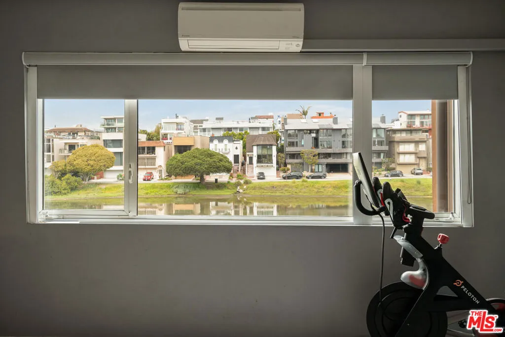 6400 Pacific Avenue 309, Playa Del Rey, California 90293 home-pic-22